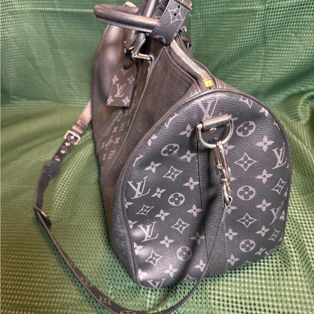 Luxury Louis Vuitton Black Monogram Duffel Bag - Picture 3 of 9